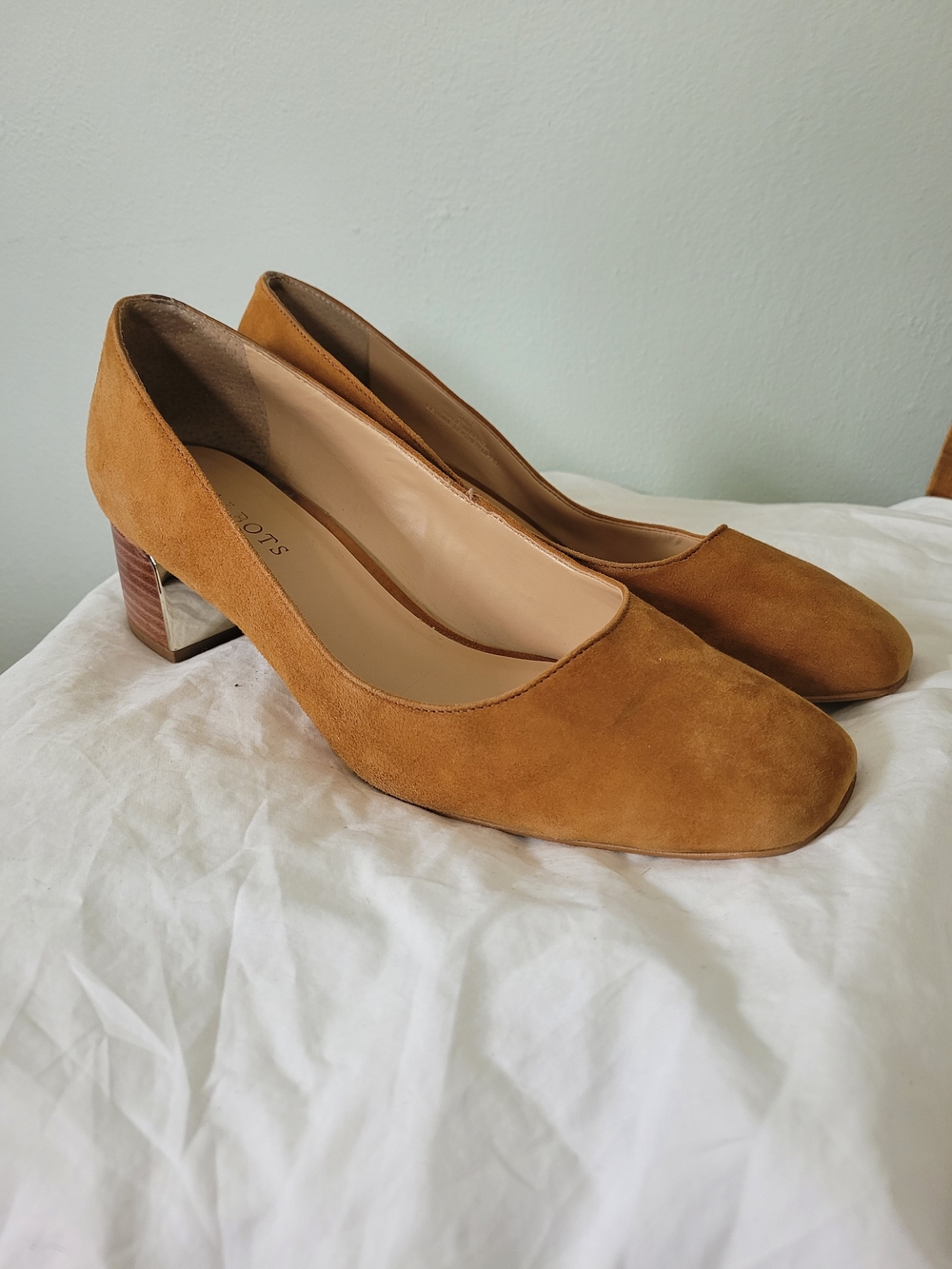 Talbots Suede Block Heel Pumps in Cognac